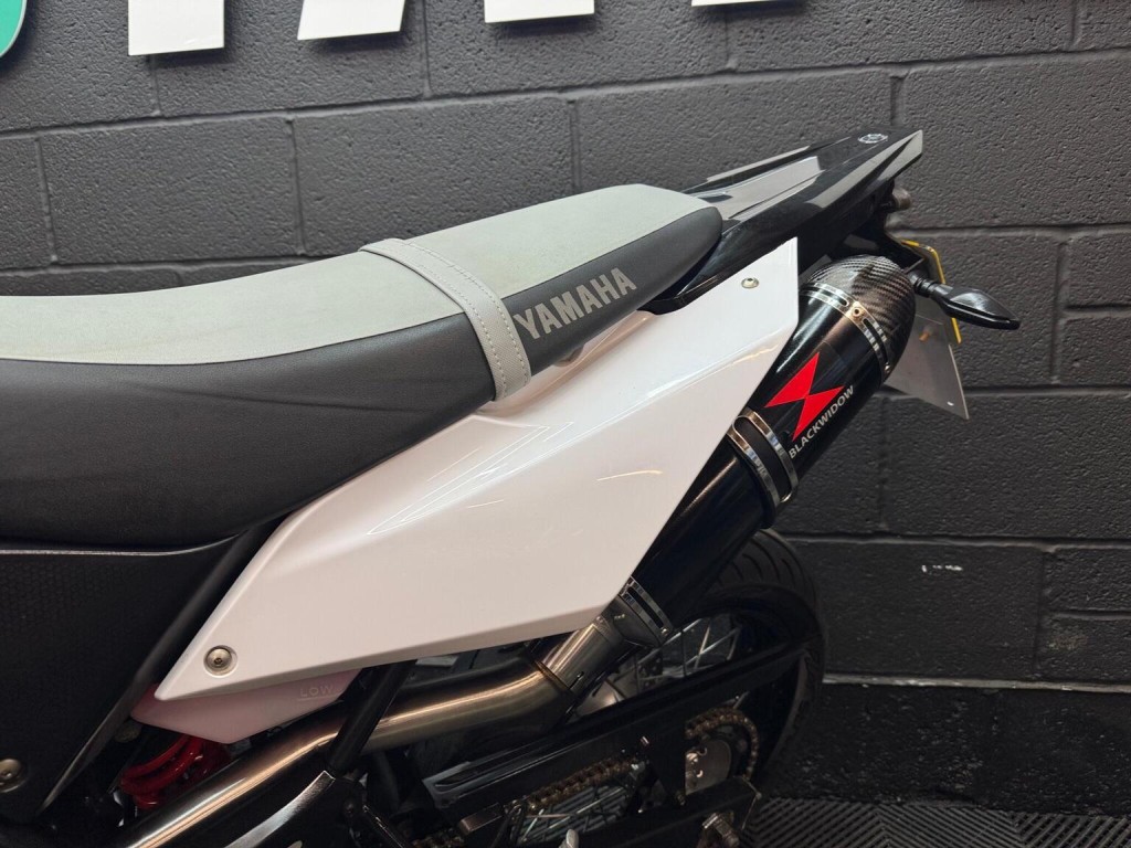 YAMAHA 