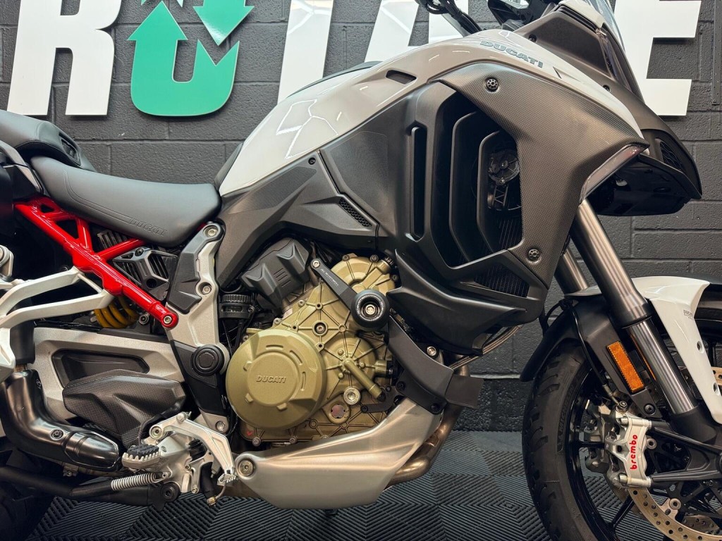 DUCATI MULTISTRADA V4