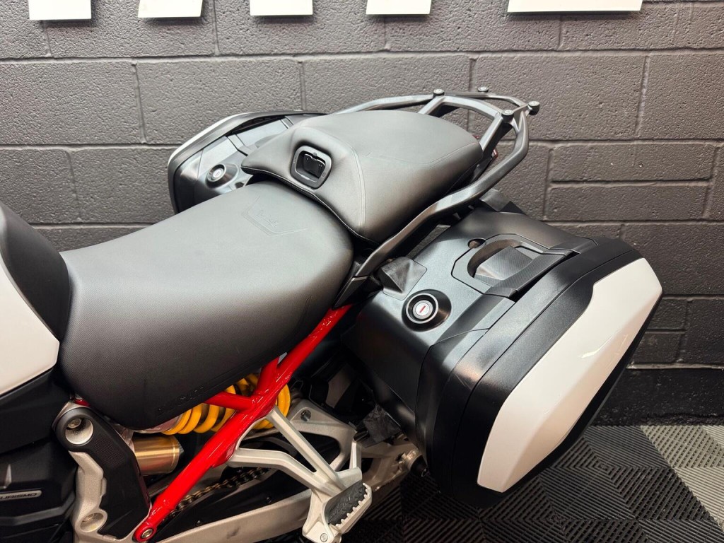DUCATI MULTISTRADA V4