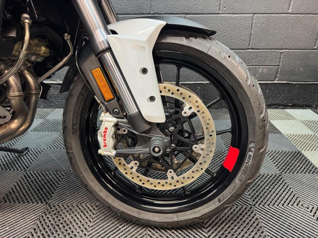 DUCATI MULTISTRADA V4