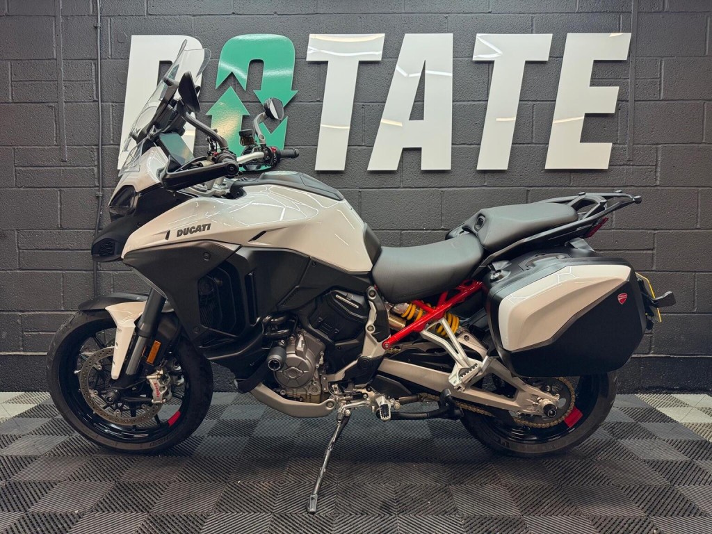 DUCATI MULTISTRADA V4
