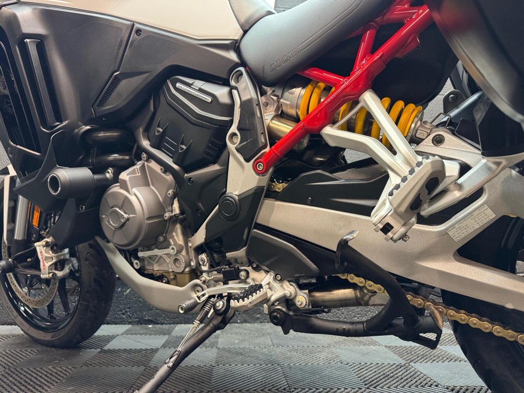DUCATI MULTISTRADA V4