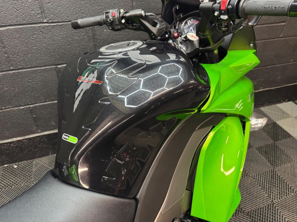 KAWASAKI Z1000