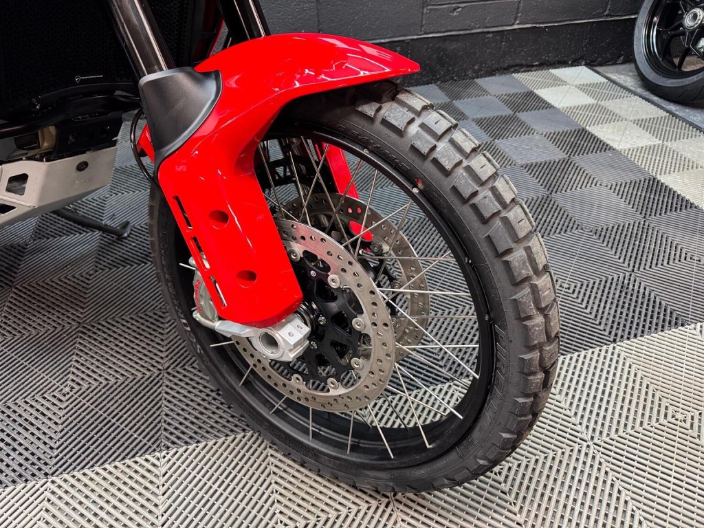 DUCATI DESERTX