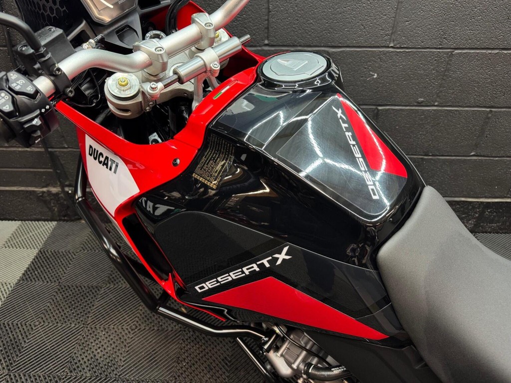 DUCATI DESERTX