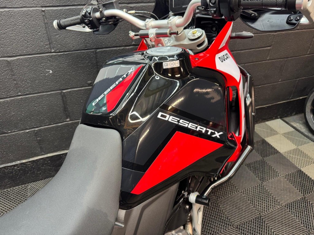 DUCATI DESERTX