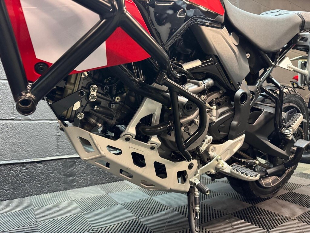 DUCATI DESERTX