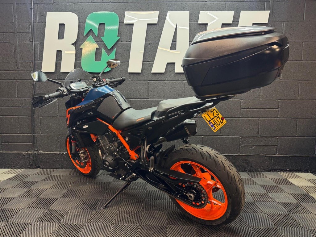 KTM 890 DUKE