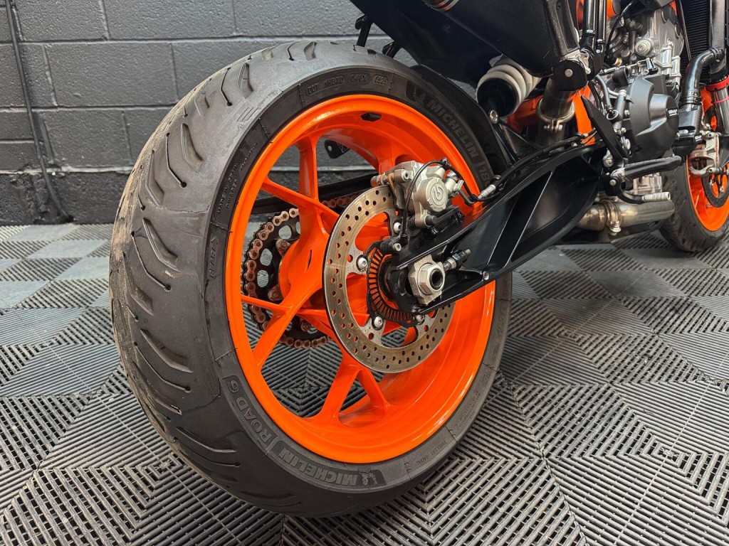 KTM 890 DUKE