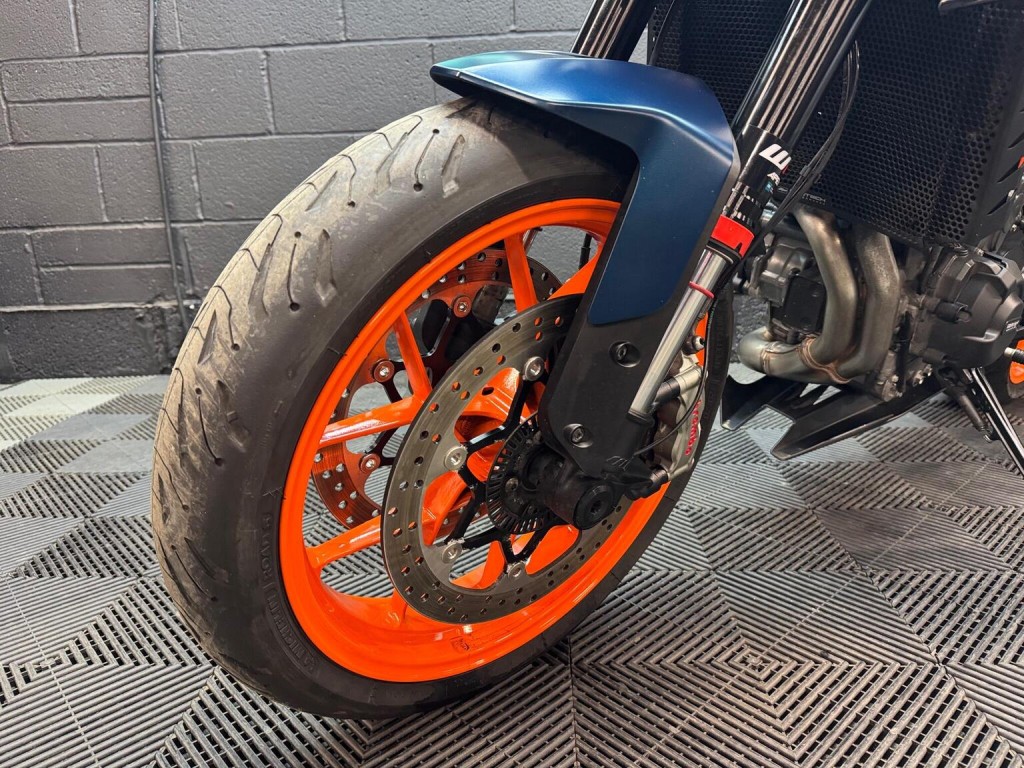 KTM 890 DUKE