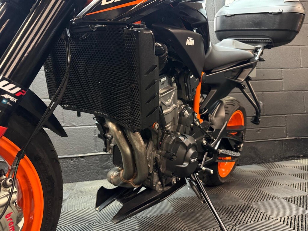 KTM 890 DUKE