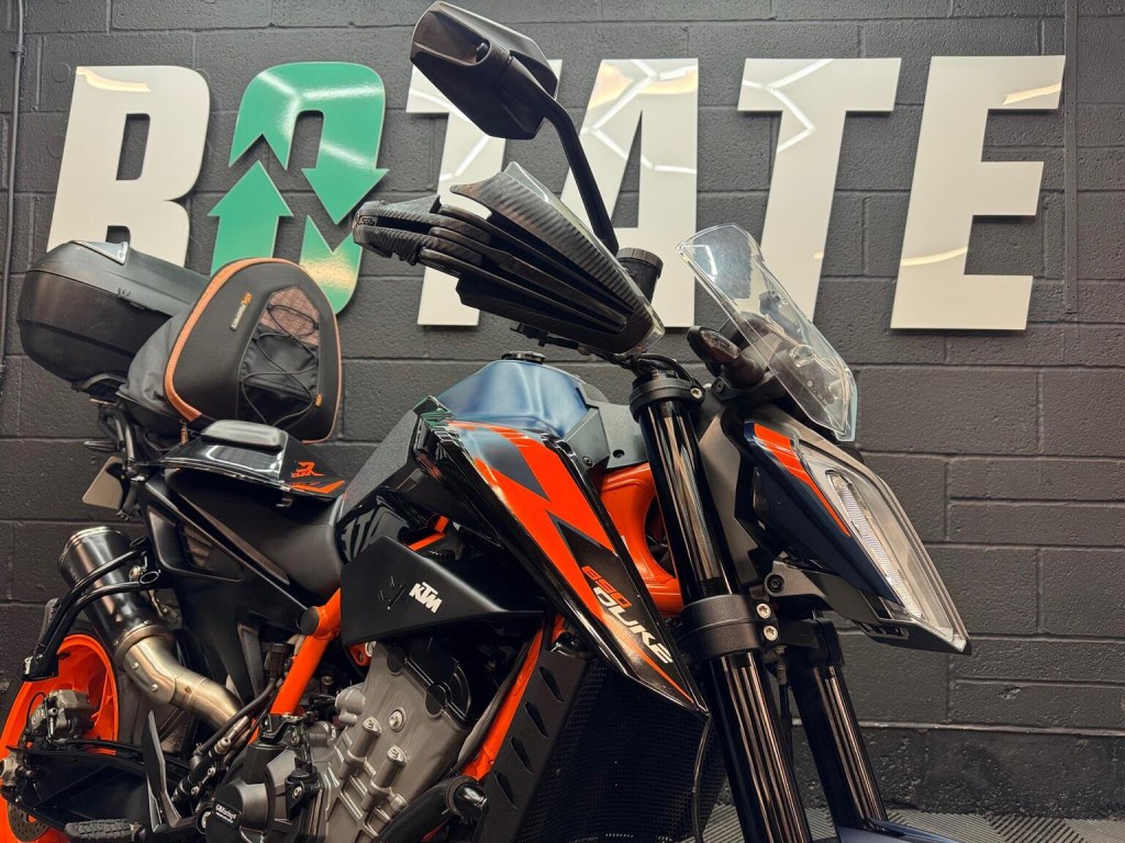 KTM 890 DUKE