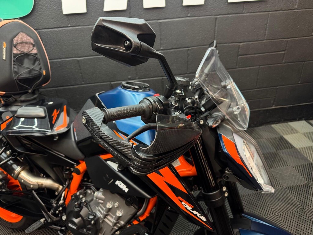 KTM 890 DUKE