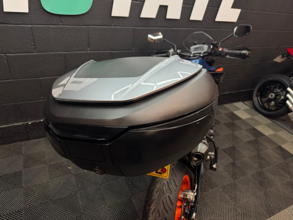 KTM 890 DUKE