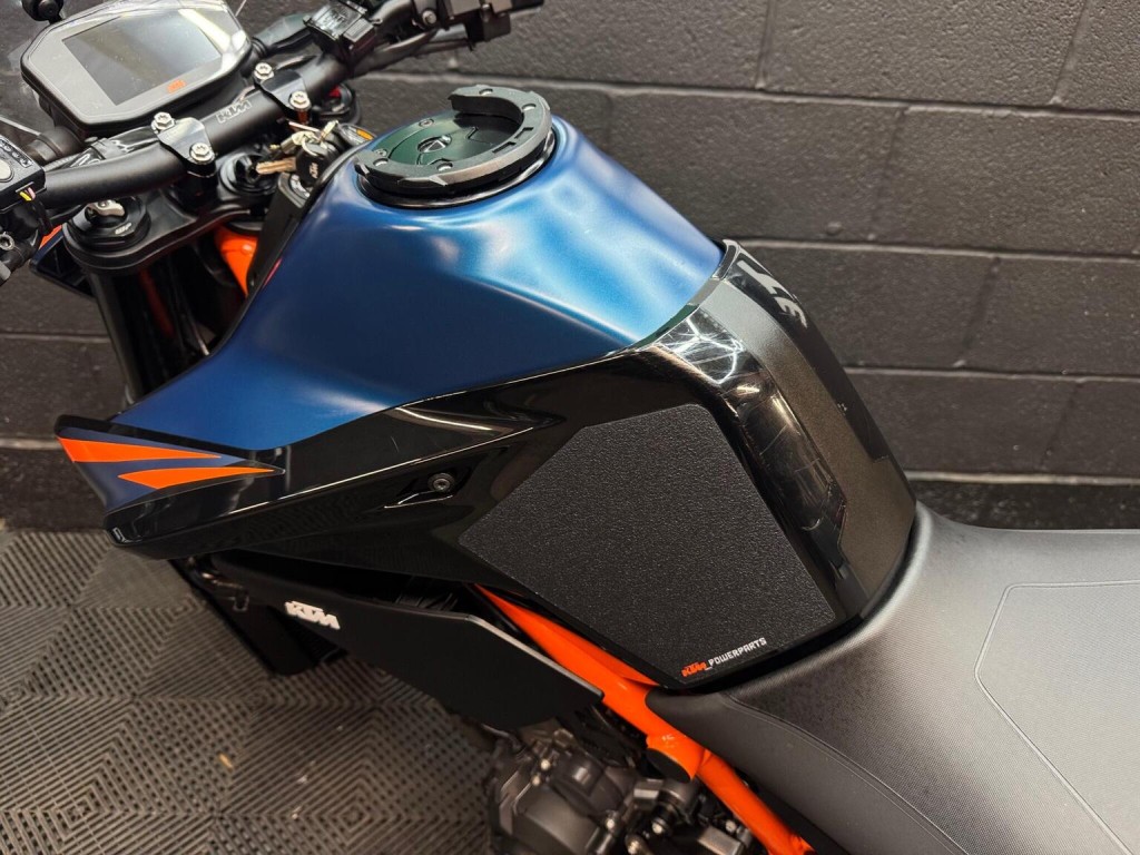 KTM 890 DUKE