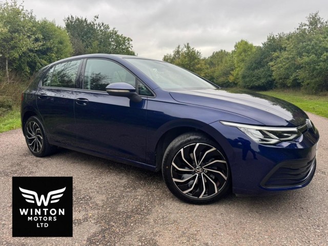 VOLKSWAGEN GOLF 1.5 TSI Life