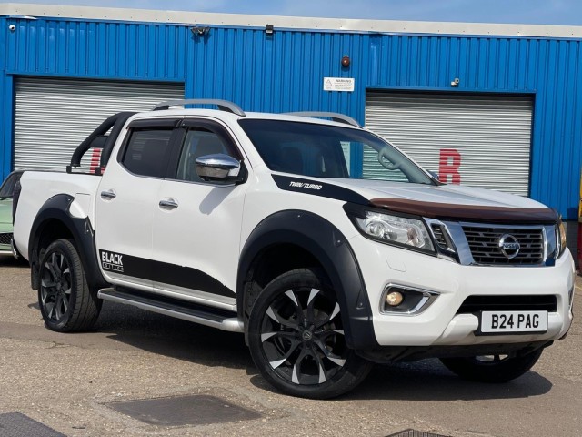 NISSAN NAVARA 2.3 dCi Tekna Auto 4WD Euro 6 4dr
