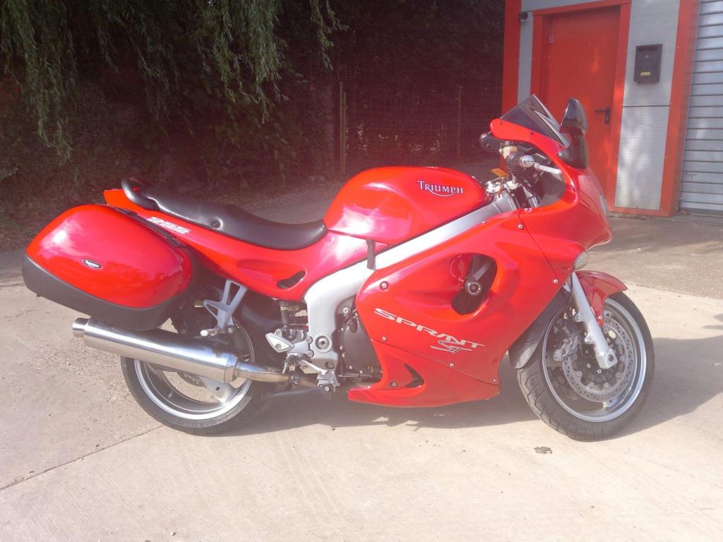 TRIUMPH SPRINT ST 955