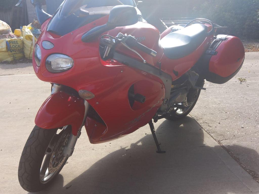 TRIUMPH SPRINT ST 955