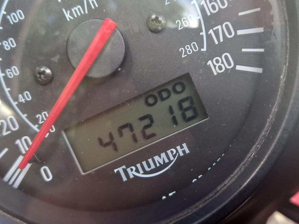 TRIUMPH SPRINT ST 955