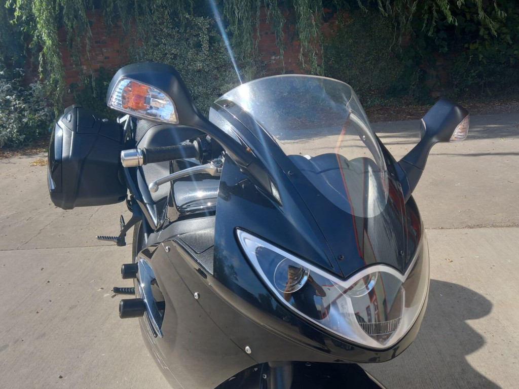 TRIUMPH SPRINT ST 1050