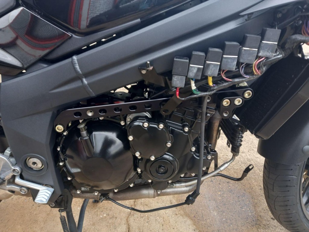 TRIUMPH SPRINT ST 1050