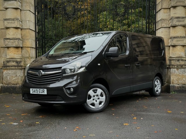 VAUXHALL VIVARO