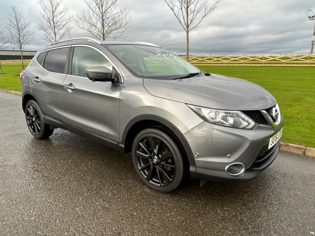 NISSAN QASHQAI 1.2 DIG-T Tekna