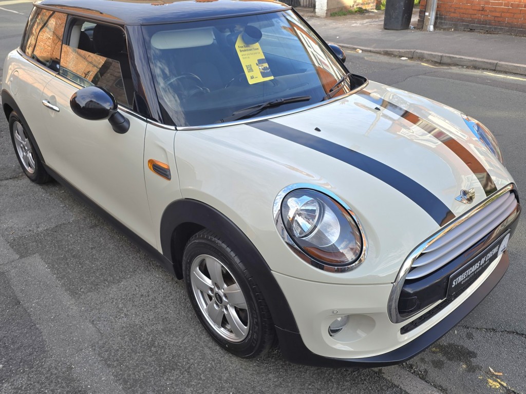 MINI HATCH