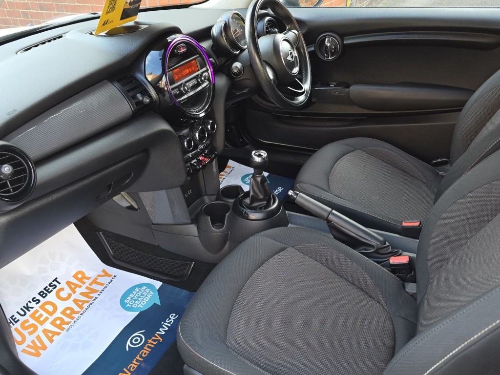 MINI HATCH