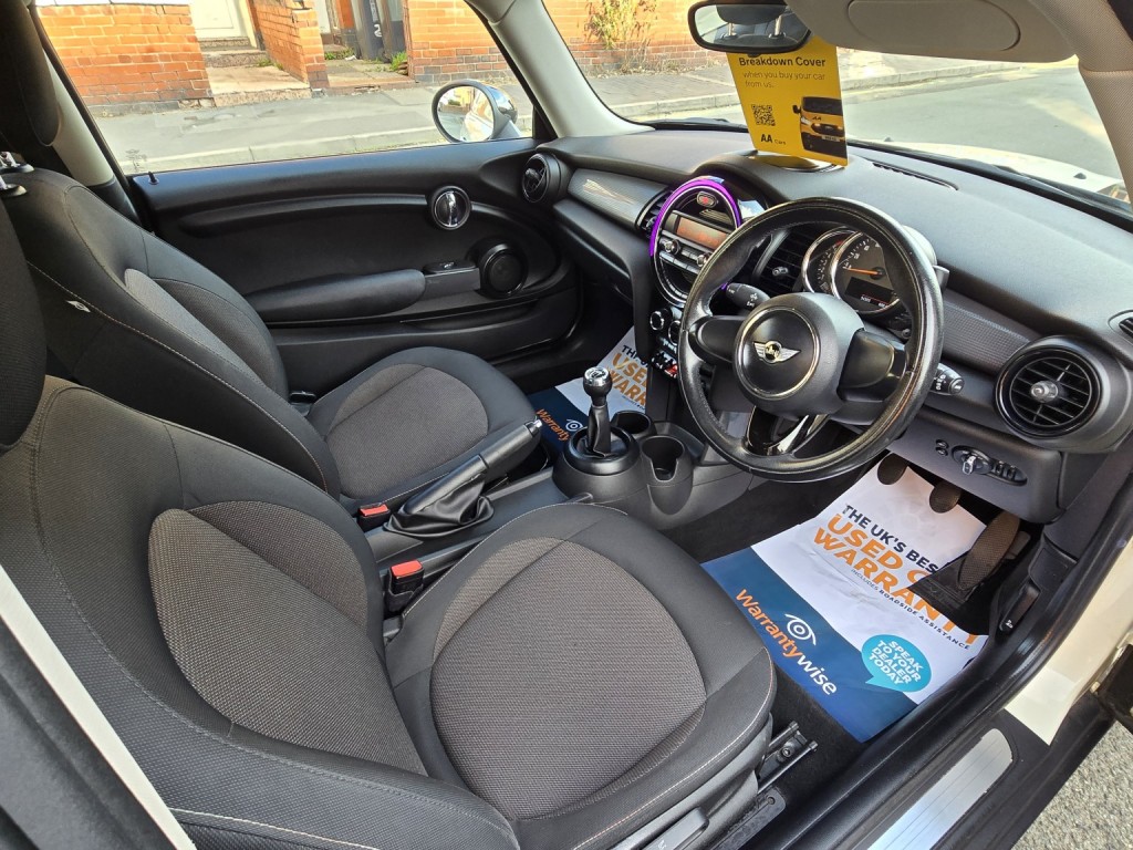 MINI HATCH
