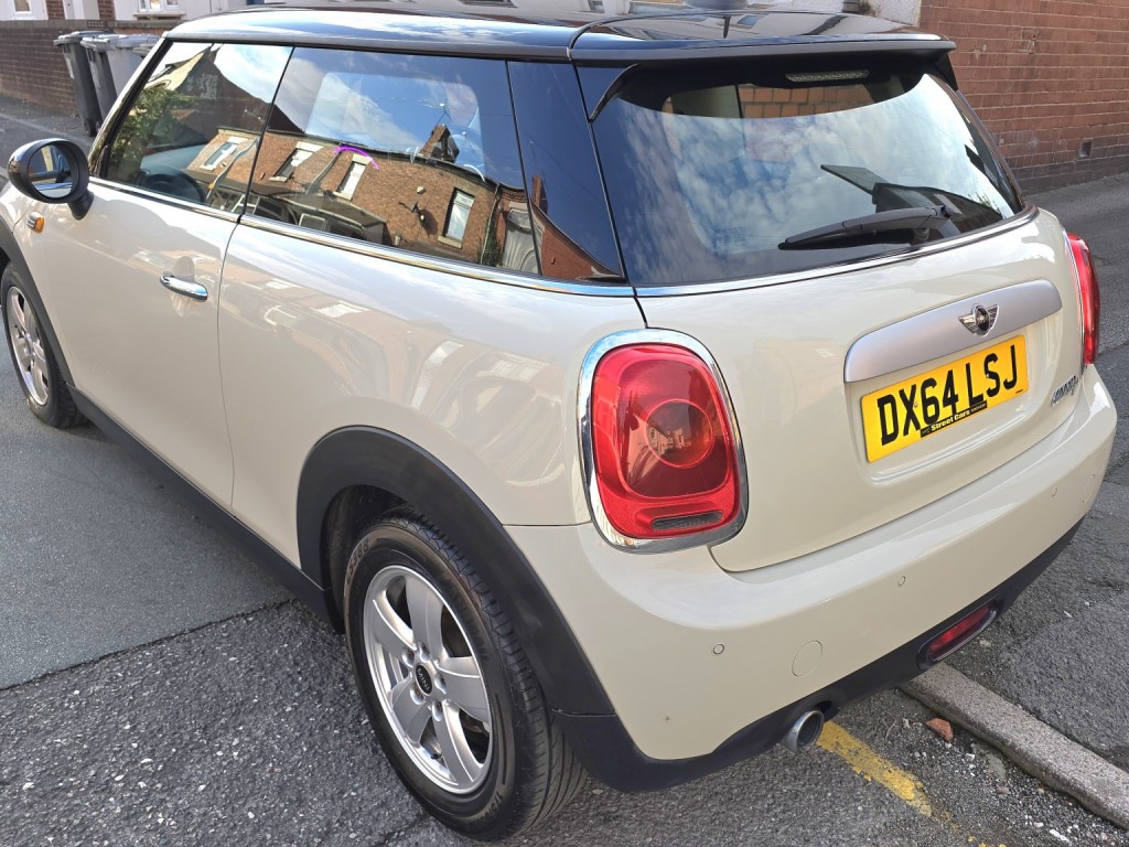 MINI HATCH