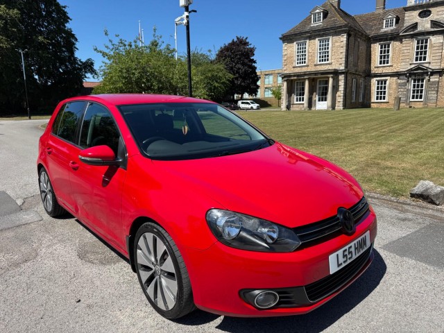 VOLKSWAGEN GOLF
