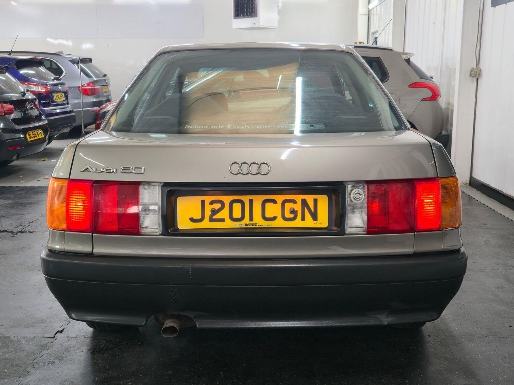 AUDI 80