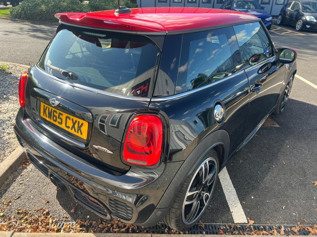 MINI HATCH