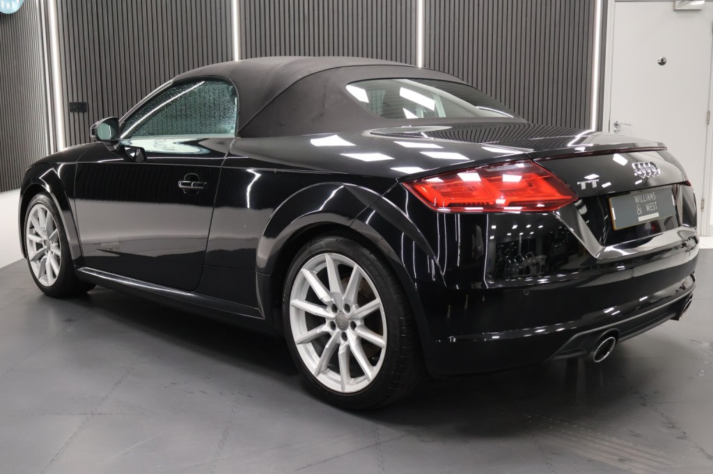 AUDI TT