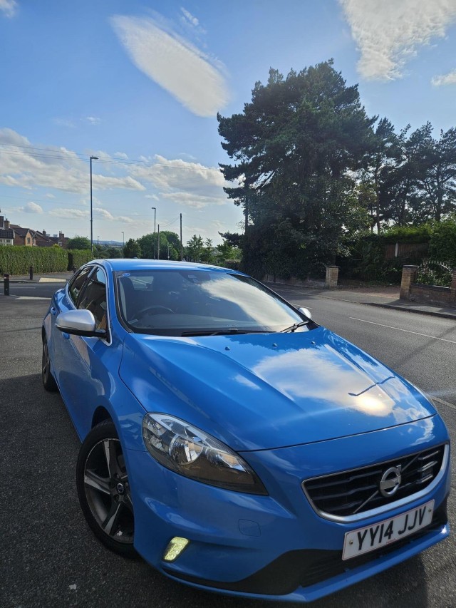 VOLVO V40 1.6 D2 R-Design Euro 5 (s/s) 5dr