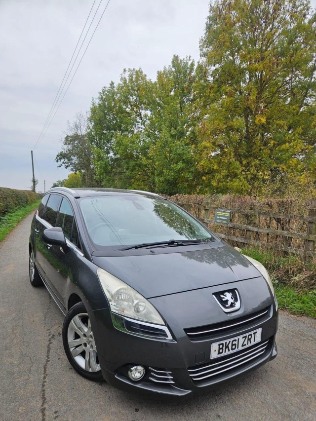 PEUGEOT 5008 2.0 HDi Exclusive Euro 5 5dr