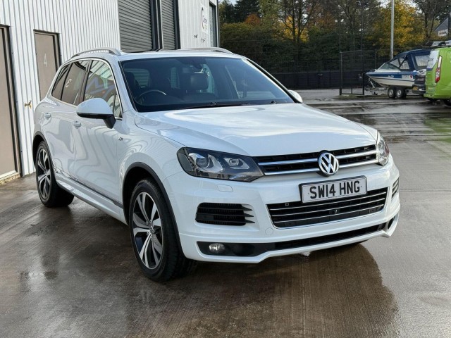 VOLKSWAGEN TOUAREG 3.0 TDI V6 BlueMotion Tech R-Line Tiptronic 4WD Euro 5 (s/s) 5dr