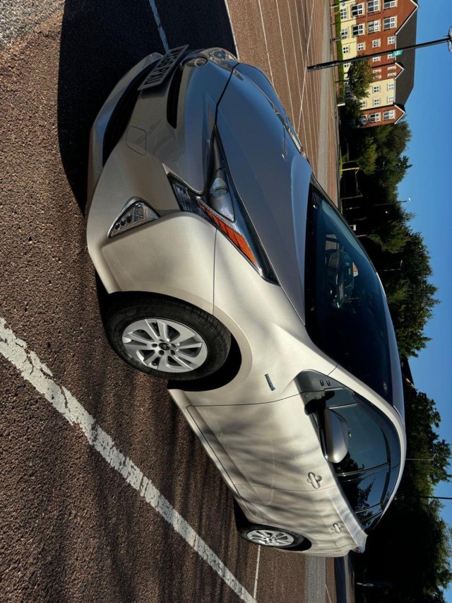 TOYOTA PRIUS 1.5