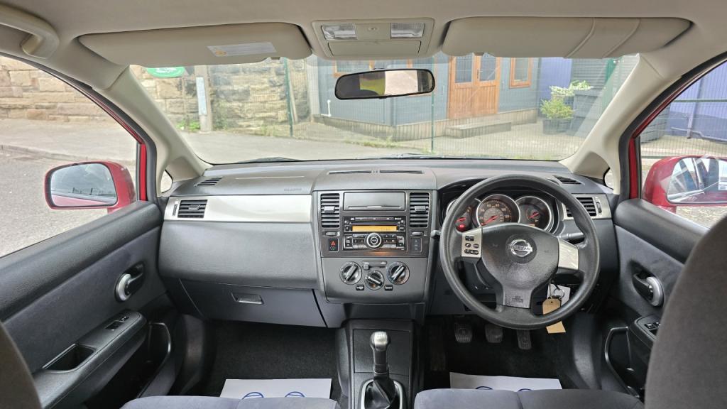 NISSAN TIIDA