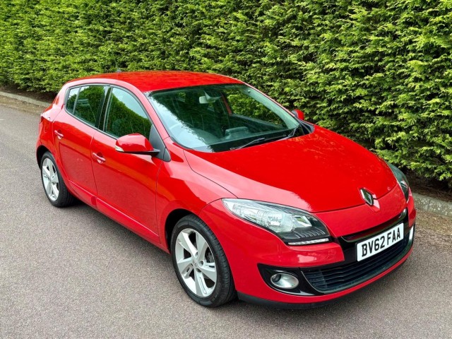 RENAULT MEGANE 1.6 16V Dynamique TomTom Euro 5 5dr