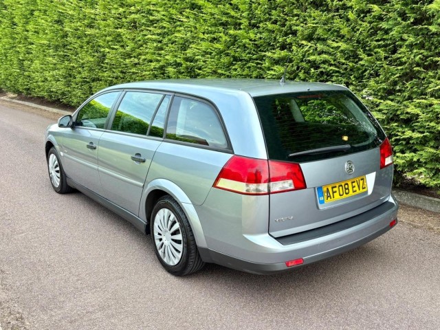 VAUXHALL VECTRA 1.8 VVT Life 5dr