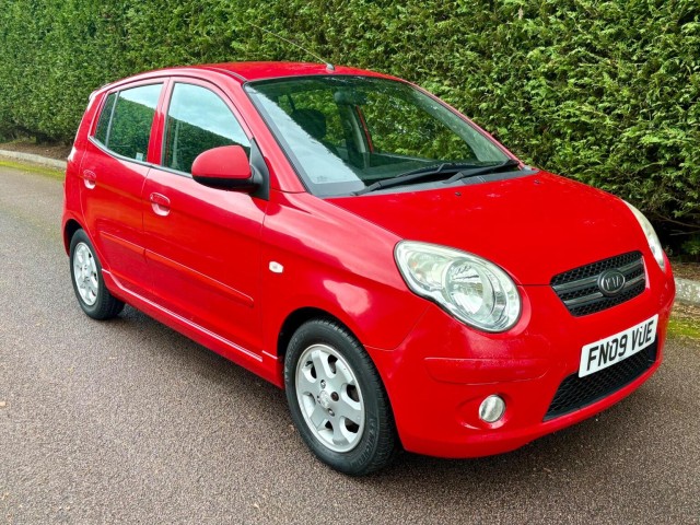 KIA PICANTO 1.1 Red 5dr