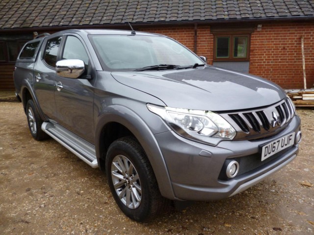 MITSUBISHI L200