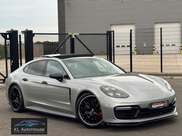 PORSCHE PANAMERA