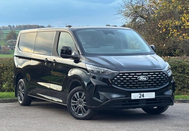 FORD TOURNEO CUSTOM 2.0 320 EcoBlue Titanium Luxe Auto L2 Euro 6 (s/s) 5dr