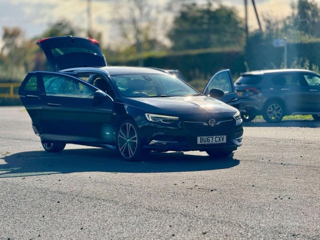 VAUXHALL INSIGNIA 2.0 Turbo D BlueInjection Elite Nav Sports Tourer Auto Euro 6 (s/s) 5dr