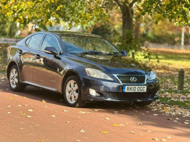 LEXUS IS 2.2 220TD SE 4dr