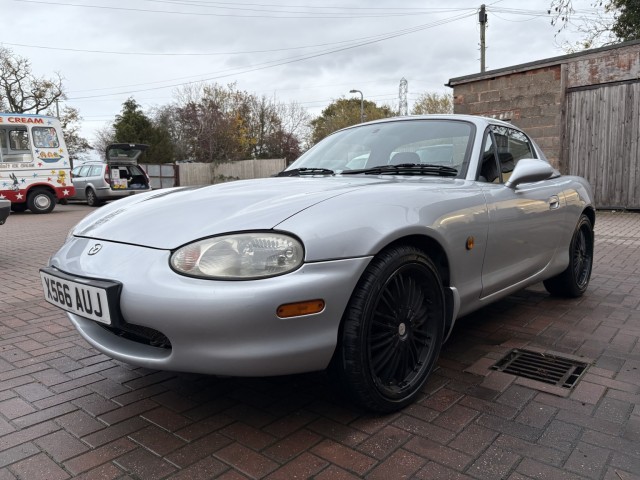 MAZDA MX-5 1.8